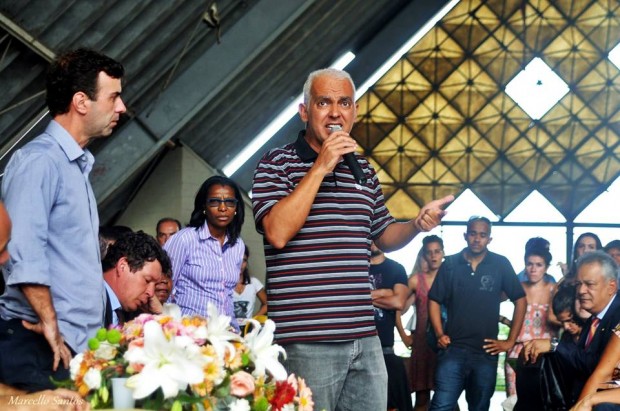 Arquivo:Fala de Alan Brum, representante do Instituto Raízes em Movimento. Foto de Jornal de Notícias do Alemão..jpg