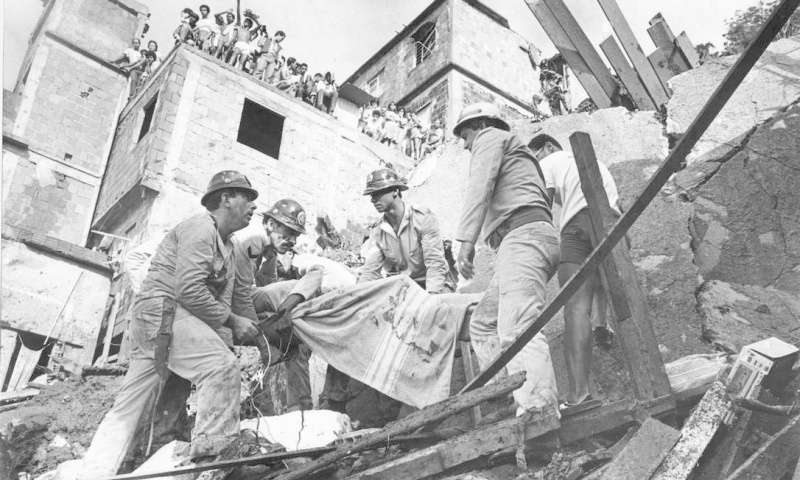 Arquivo:Desabamento em 1983.jpg