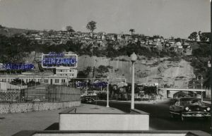 Favela Pasmado vista a partir de Botafogo..jpg