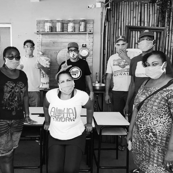 Arquivo:Mutirão distriubuiu os kits.jpg