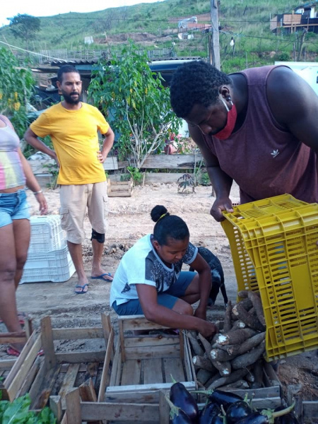 Arquivo:4° Encontro de Quintais na Terra Prometida - Complexo de favelas da Penha - Serra da Misericórdia..jpg
