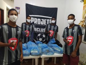 Entrega de cestas básicas do Projeto Inclusão na pandemia..jpg