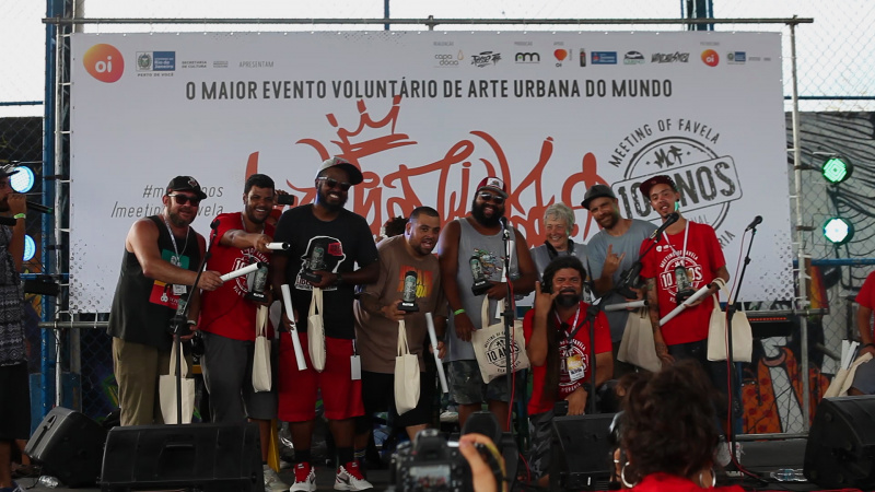 Arquivo:10 anos do Meeting of Favela.jpeg