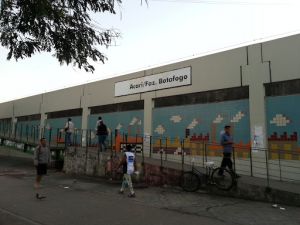 Estação de Metrô de Acari.jpg